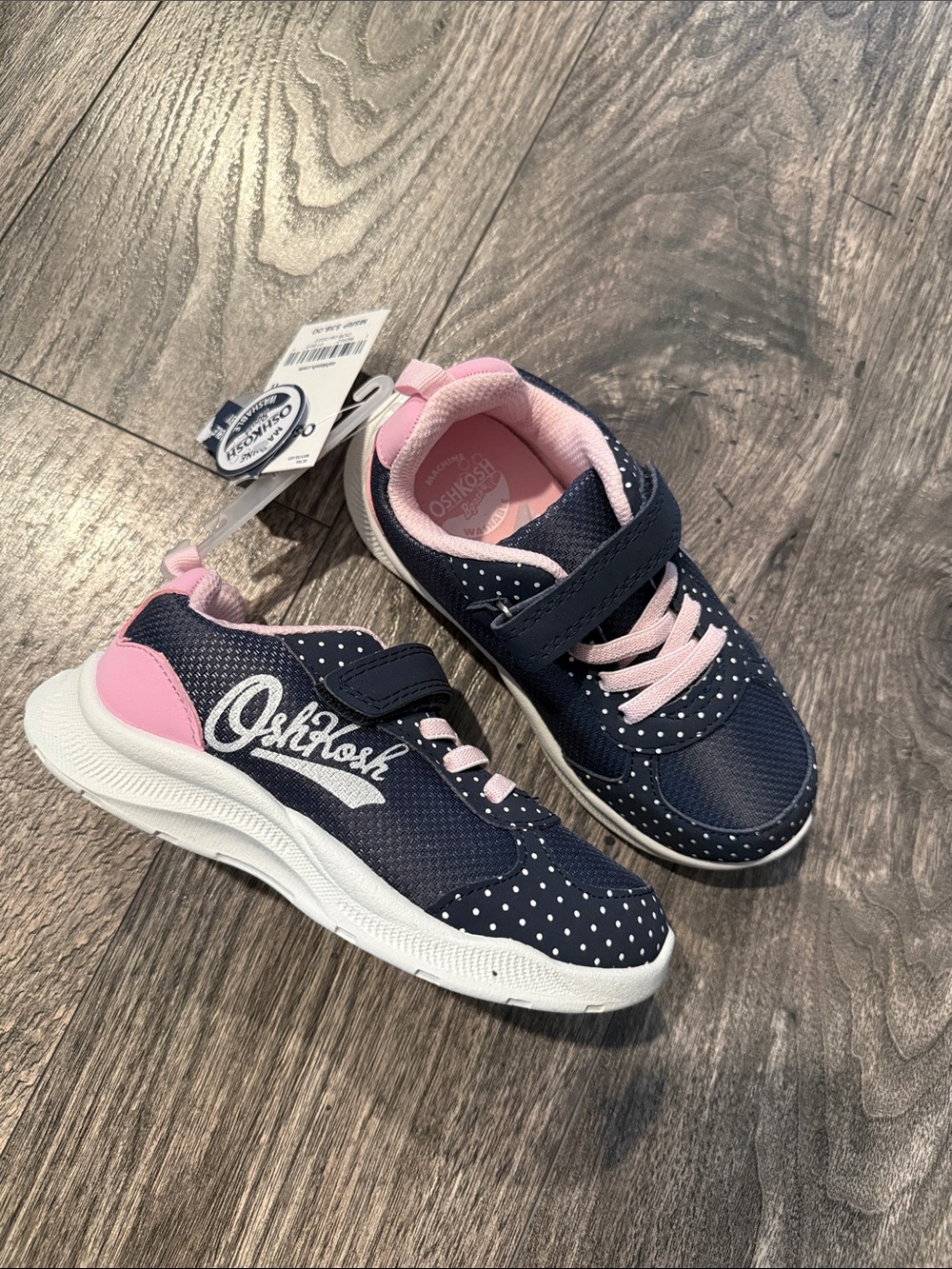 Oshkosh machine washable girls sneakers size 11 new